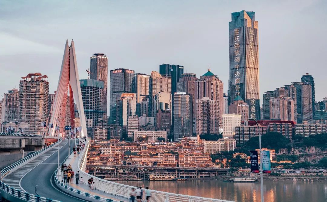 重庆，多元融合与持续发展的繁荣都市